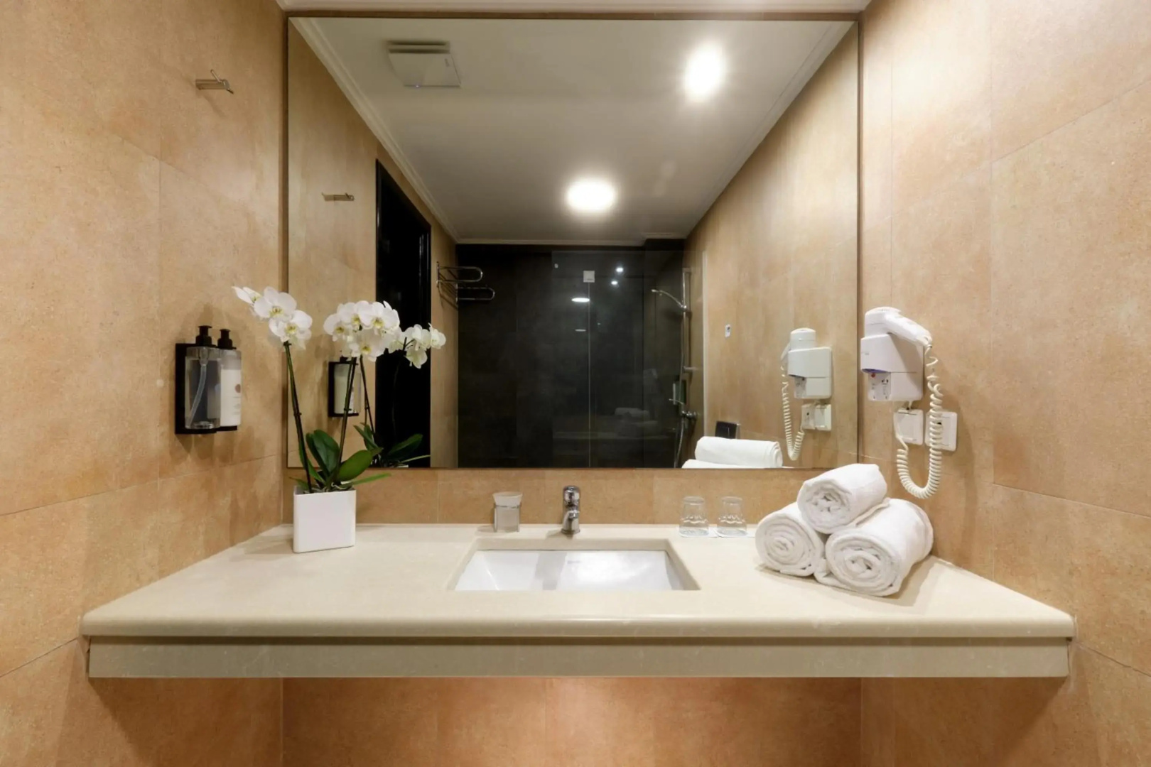 Aphrodite Hotel