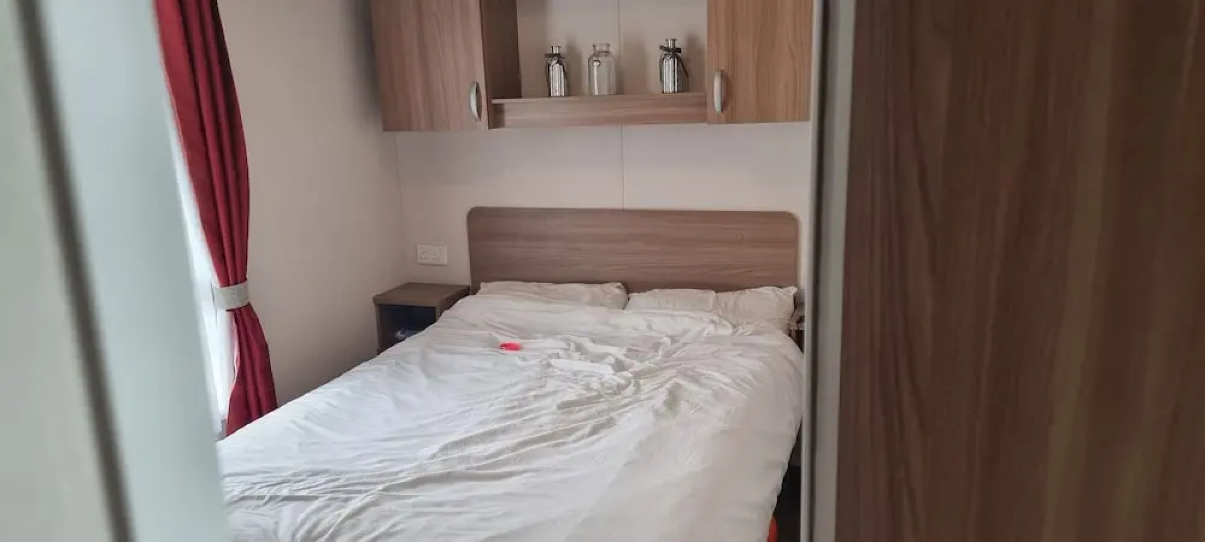 Lovely 8 Berth Direct Beach Access