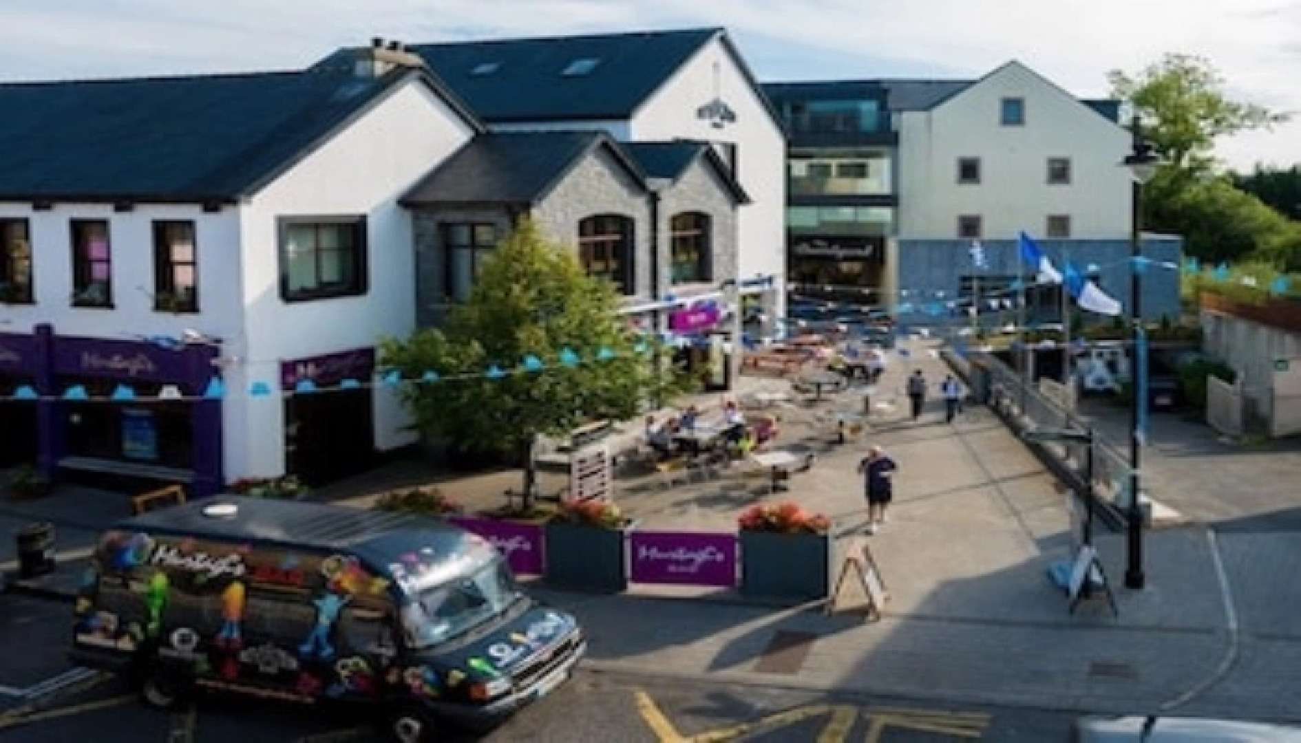 The Courtyard Apartments