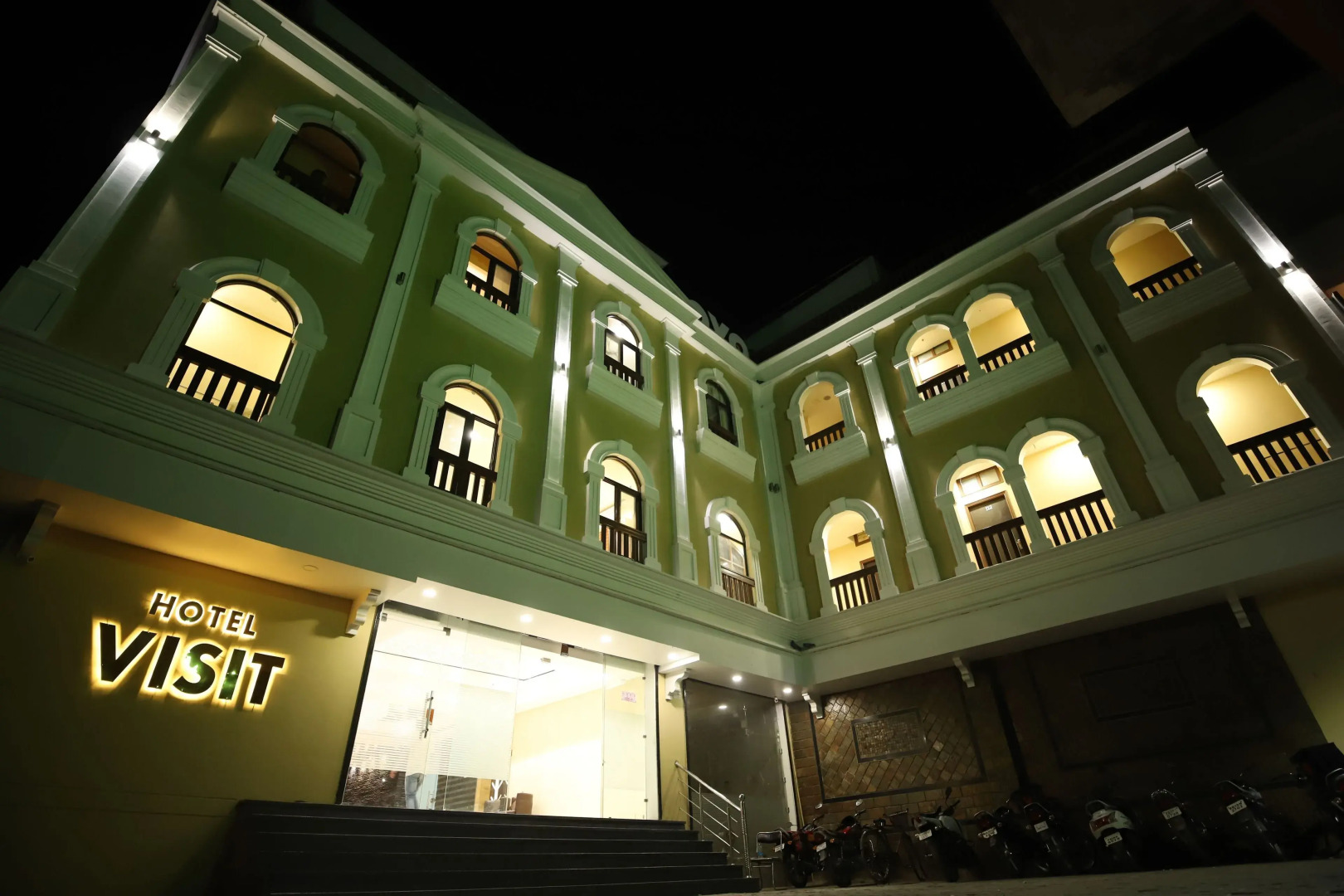 Visit Hotel & Restaurant