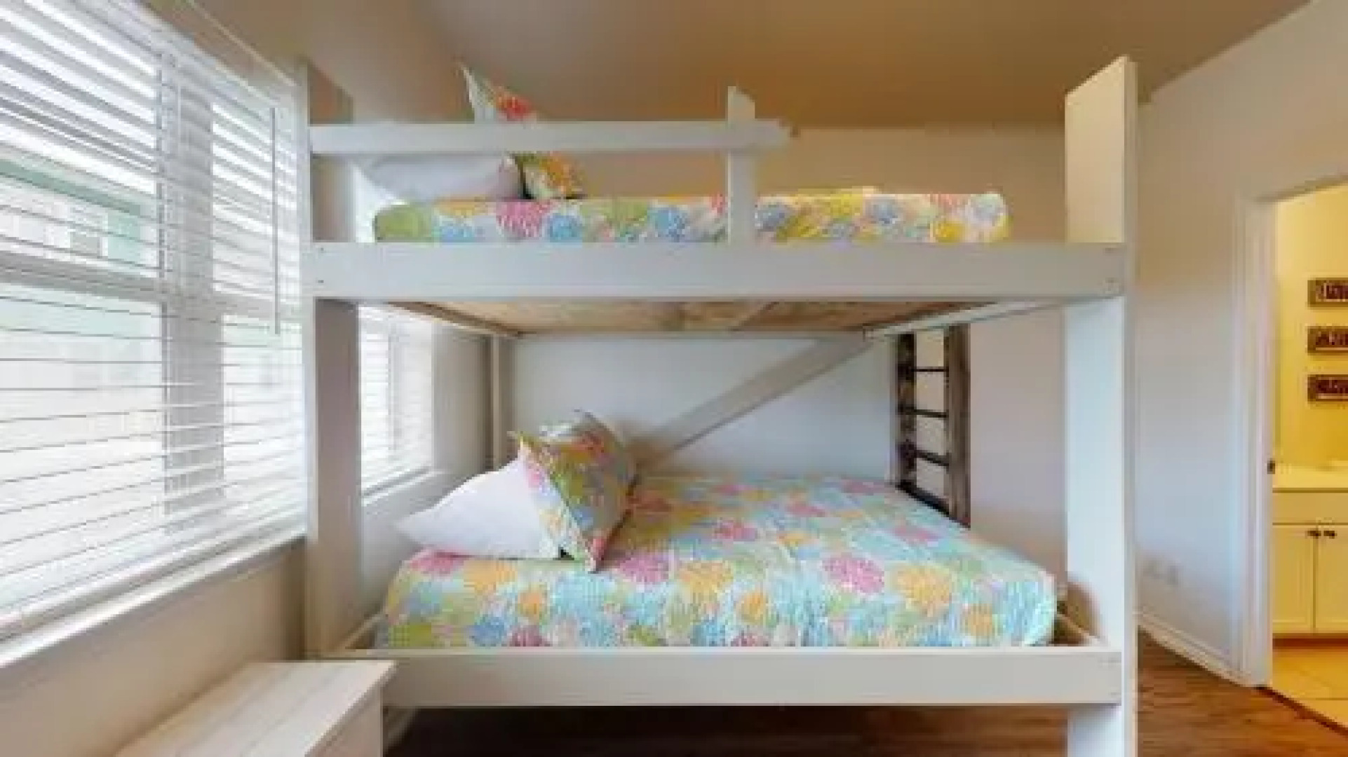 Heaven On Eleven Mc8 Condo