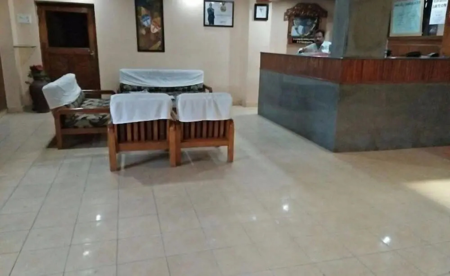 Woodlands Lodge By Iroomz