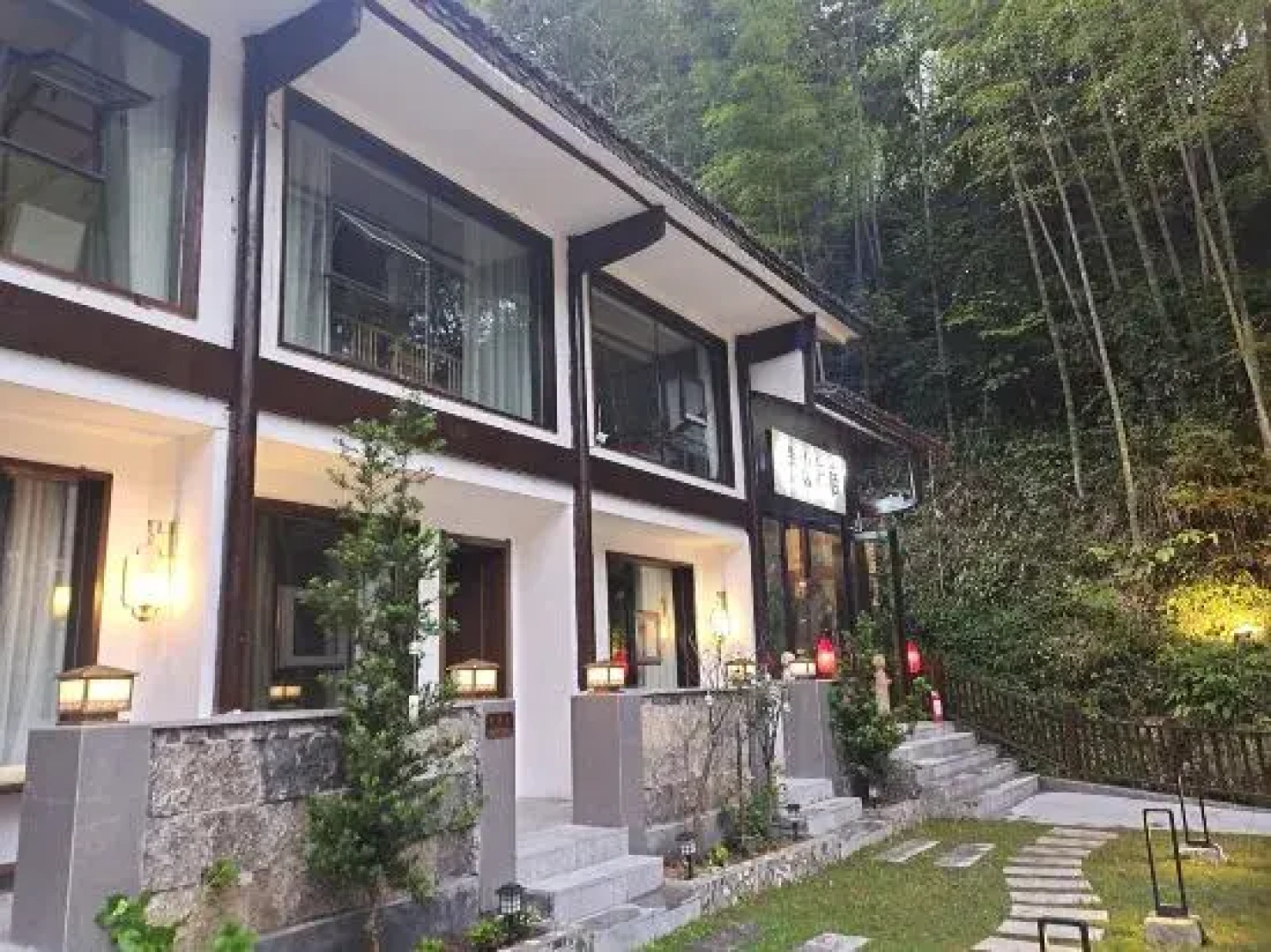 Mid-Levels Homestay