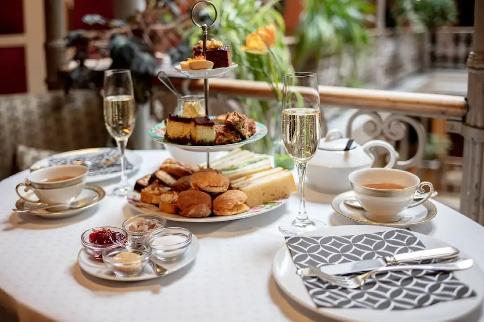 BLUME. - Baden Hotel & Restaurant