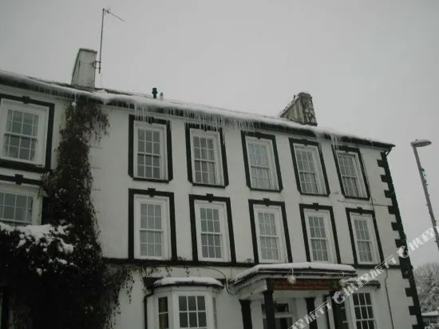 Neuadd Arms Hotel