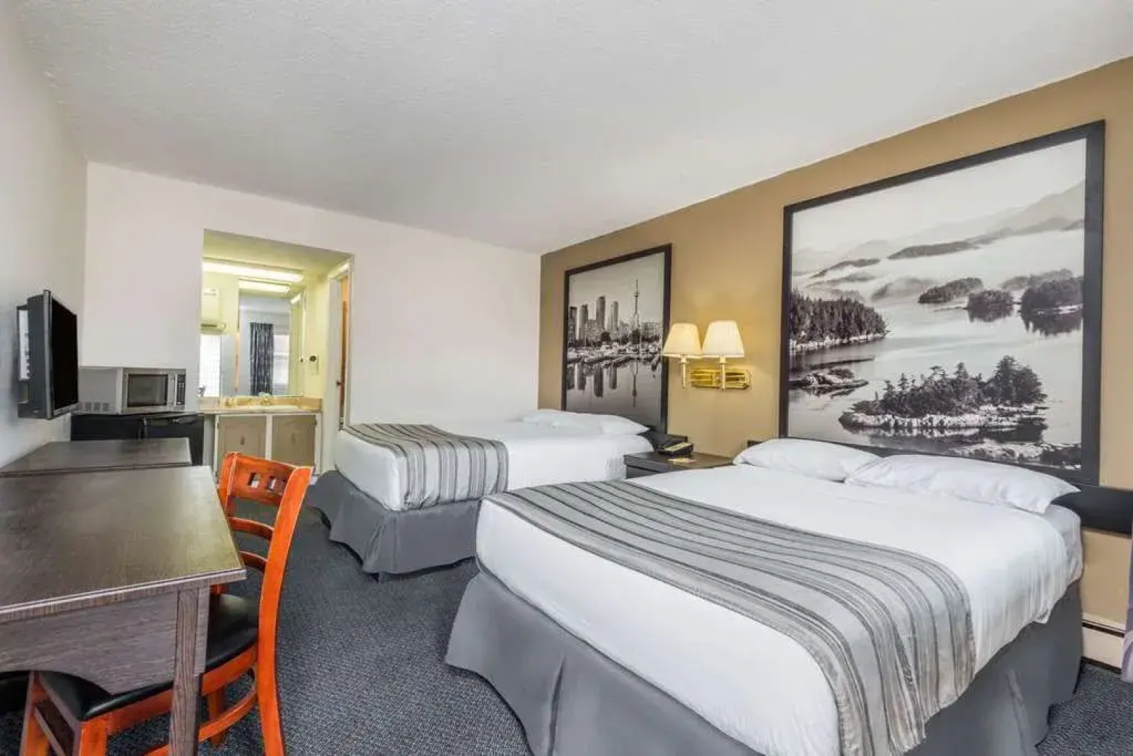 Super 8 Guelph