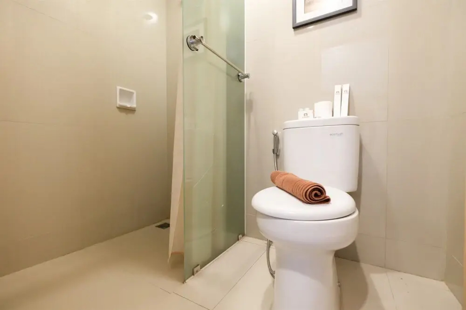 Homey Studio Room Tree Park Apartment near BSD City By Travelio