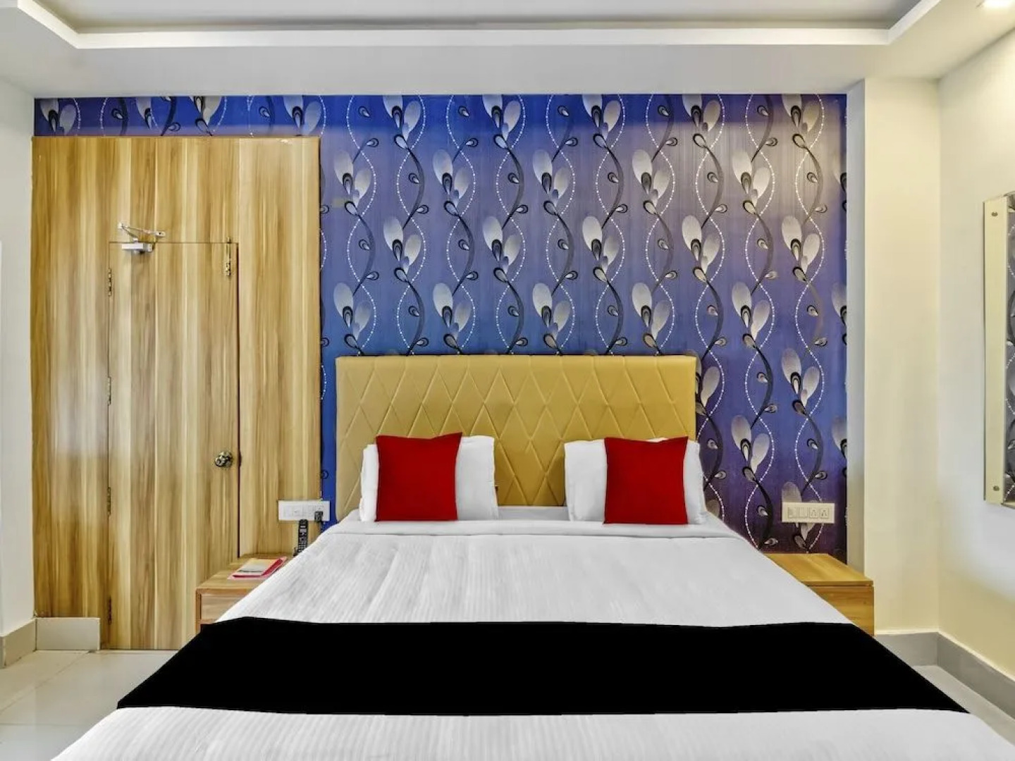 Capital O 43238 The Taj Regency