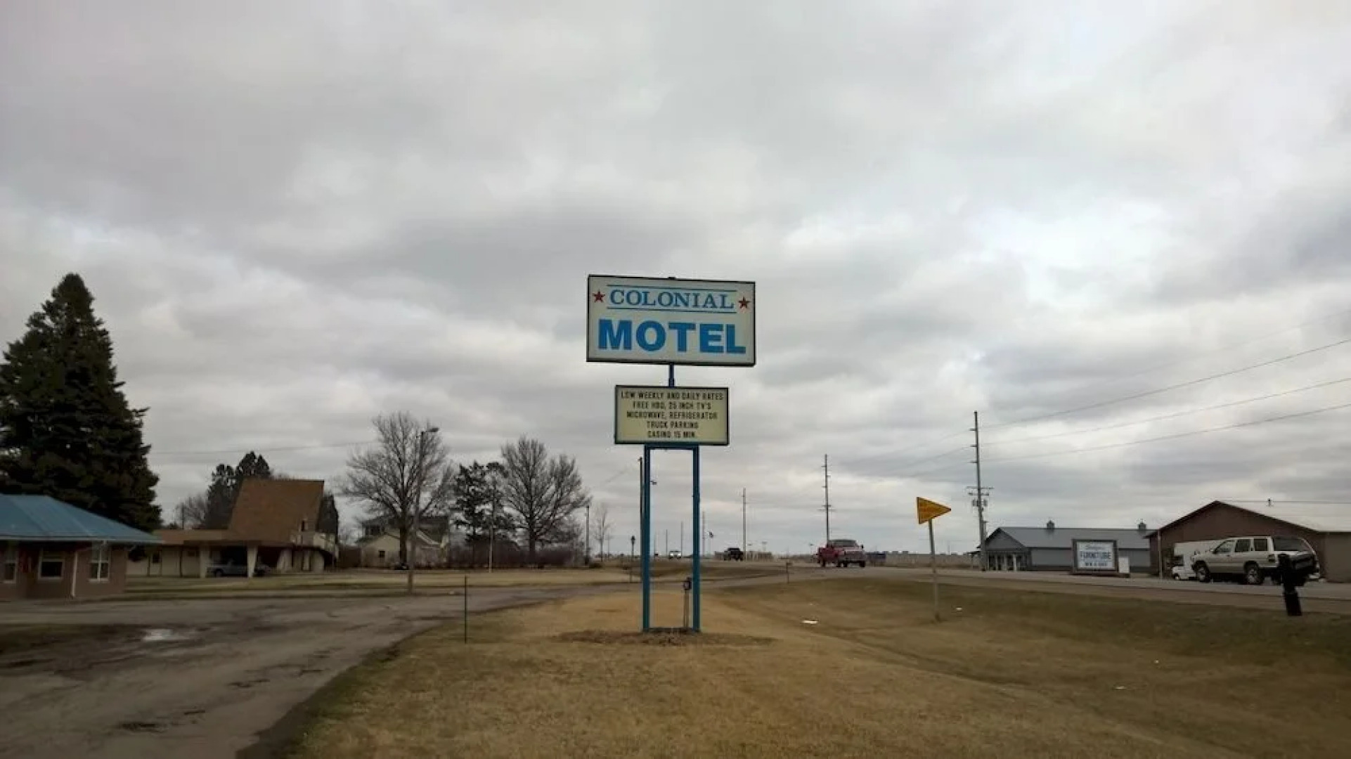 Colonial Motel