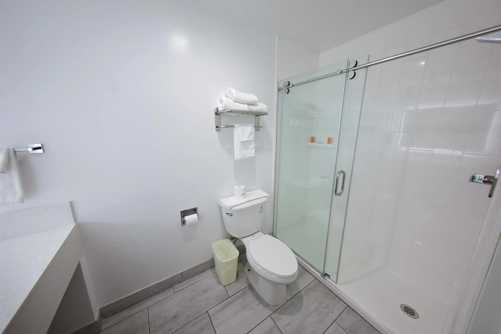 Travelodge Inn & Suites by Wyndham West Covina