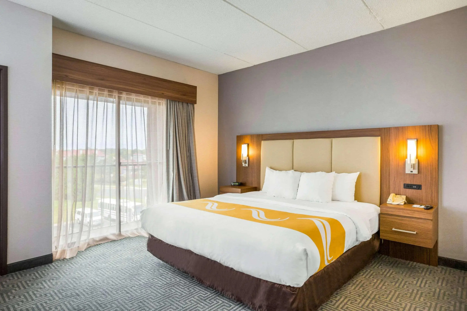 Quality Suites Lansing West