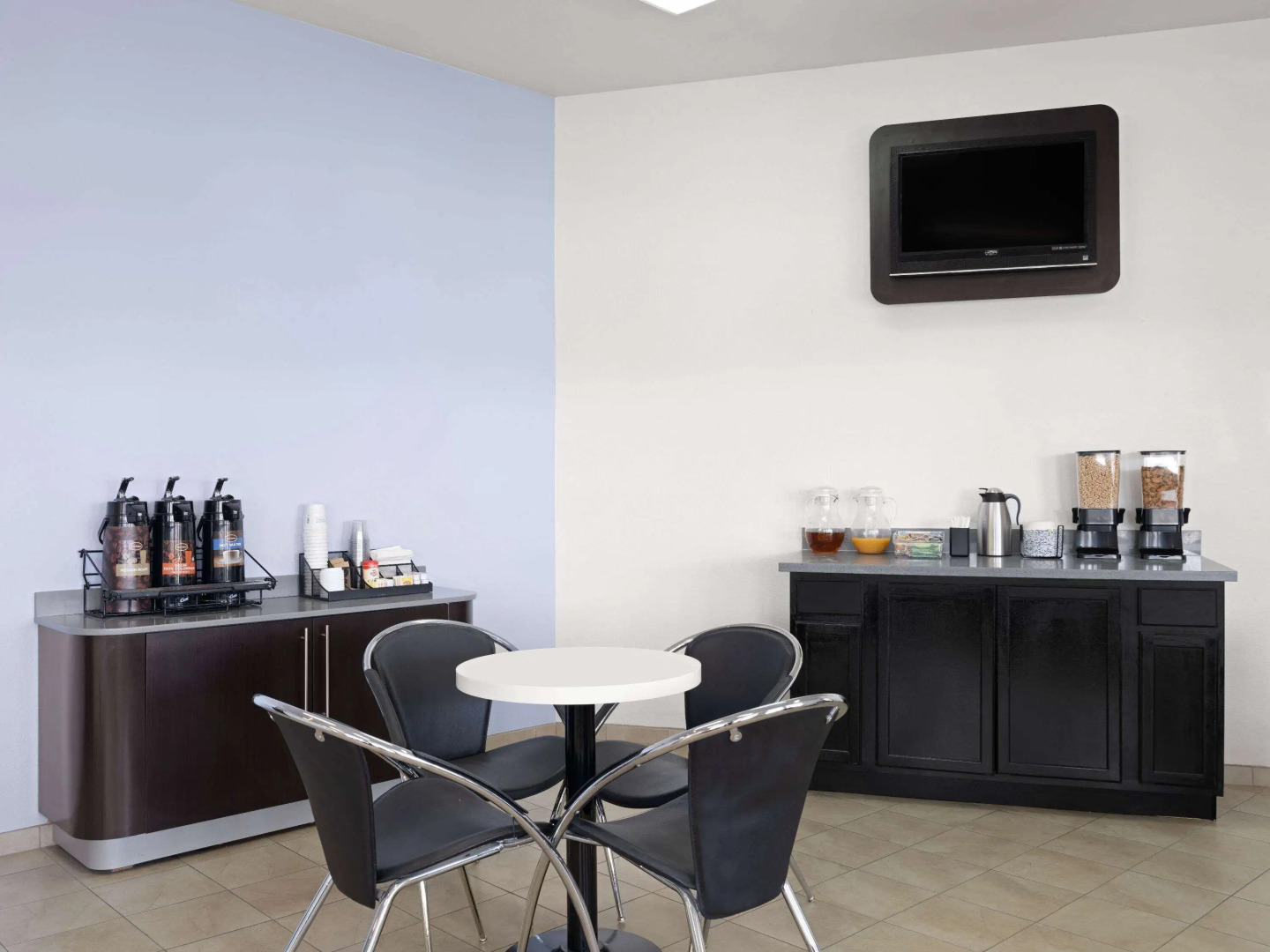 Super 8 by Wyndham Dunnigan