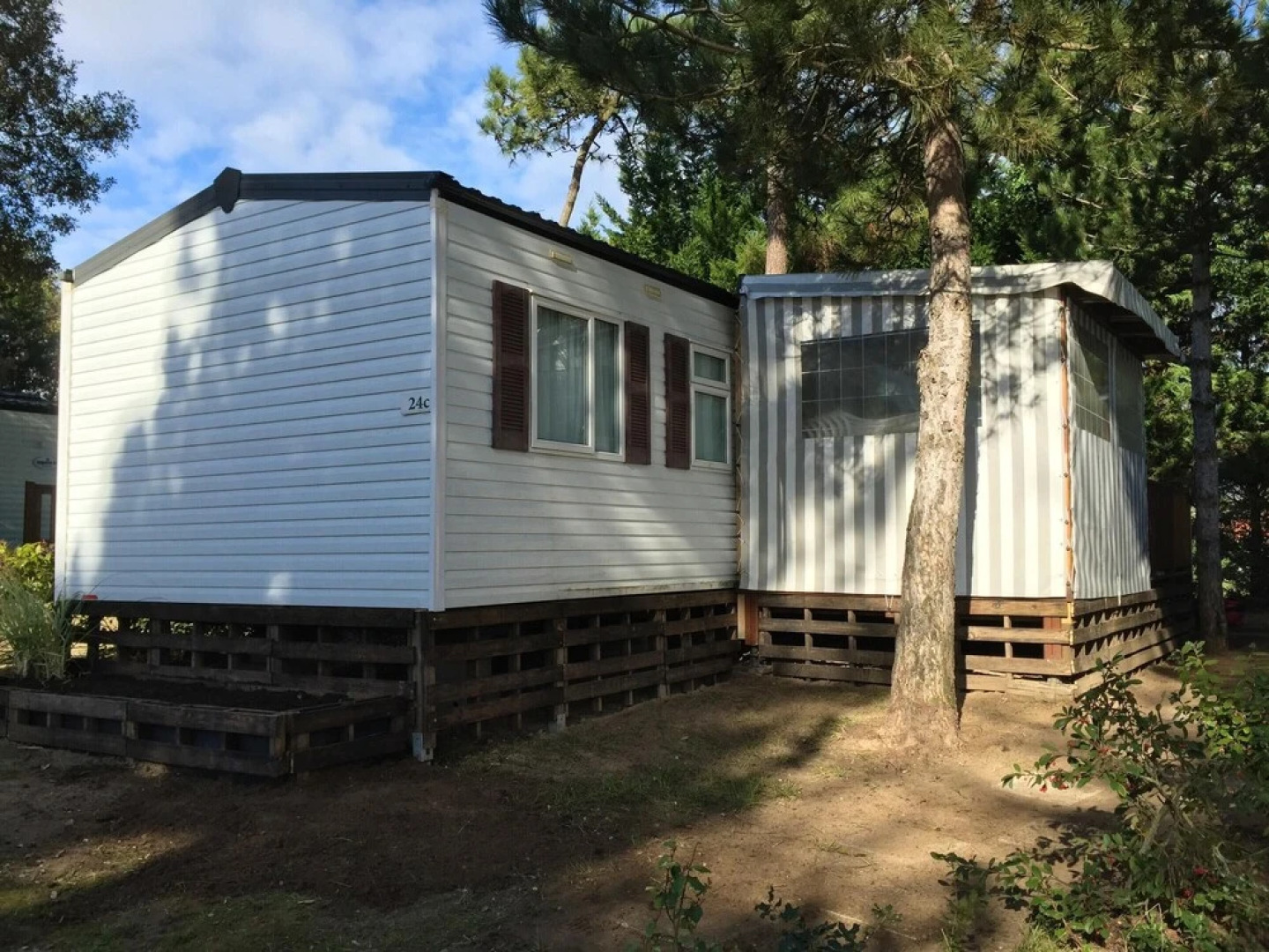 Bungalow With 3 Bedrooms in Saint-jean-de-monts, With Pool Access and Furnished Garden - 2 km From the Beach