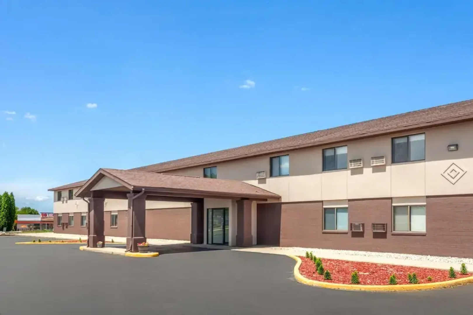 Super 8 Oshkosh Airport