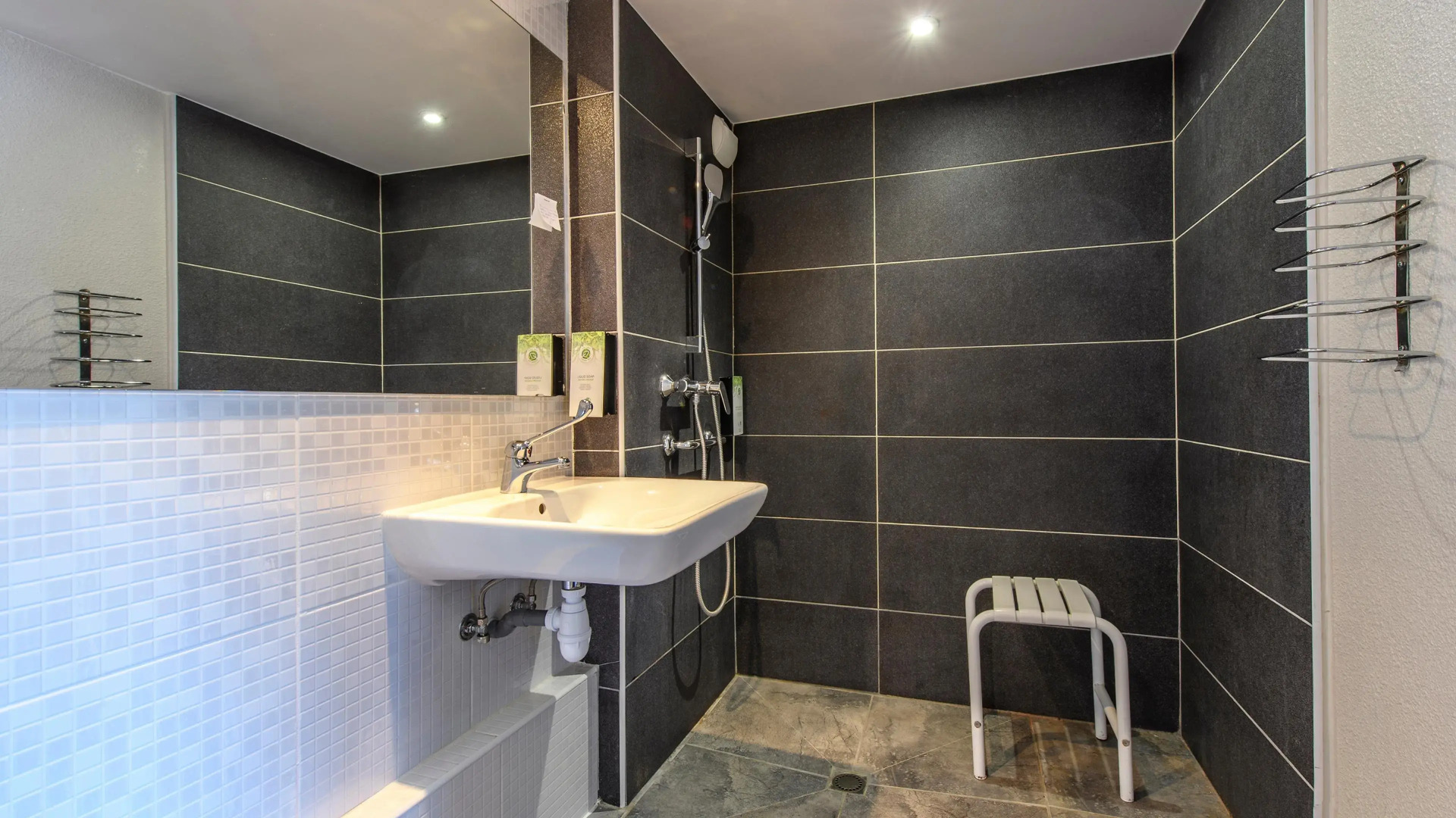 Campanile PRIME - Nîmes Centre