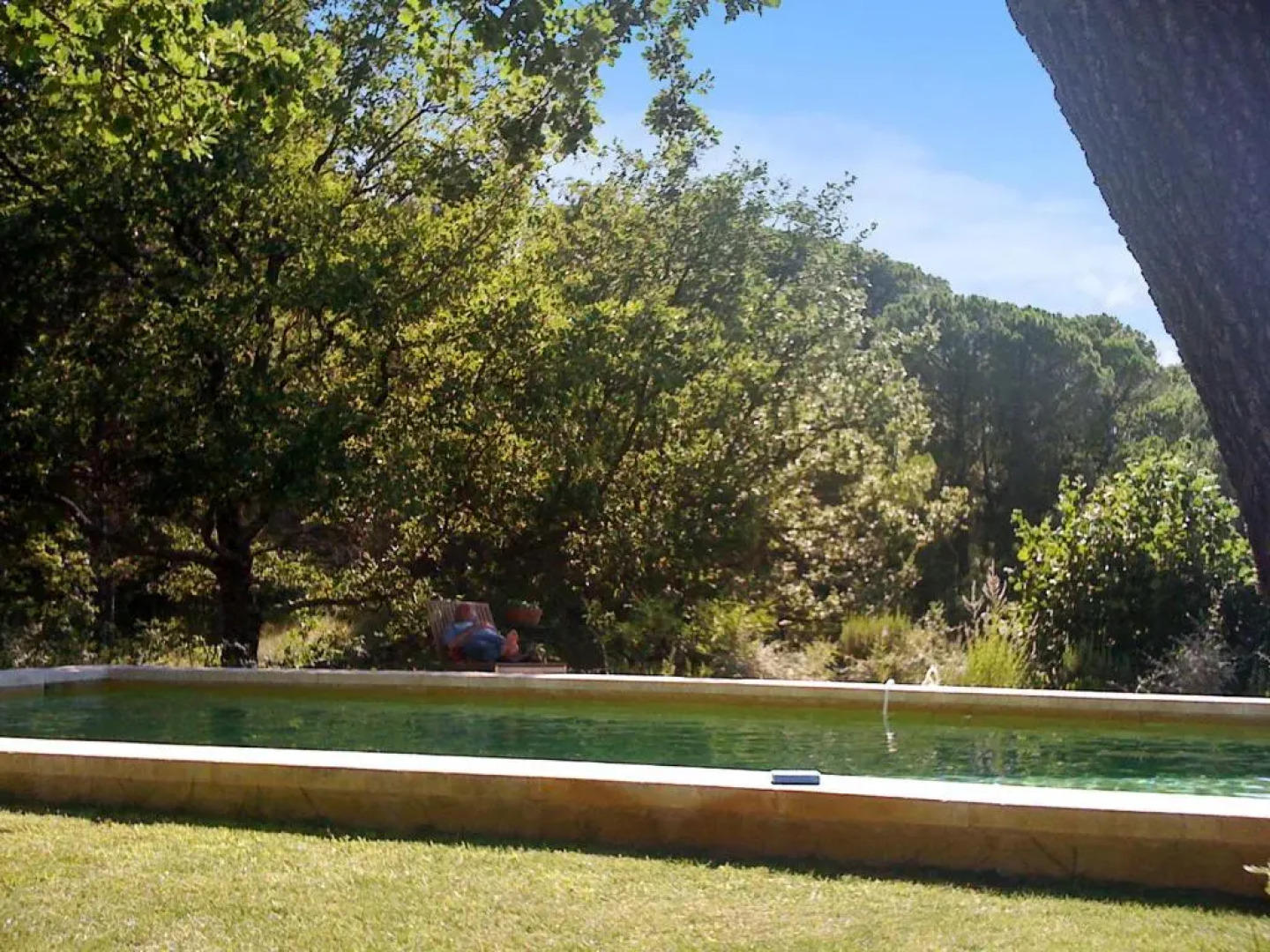 Villa de 4 chambres avec piscine privee jardin amenage et wifi a Ansouis