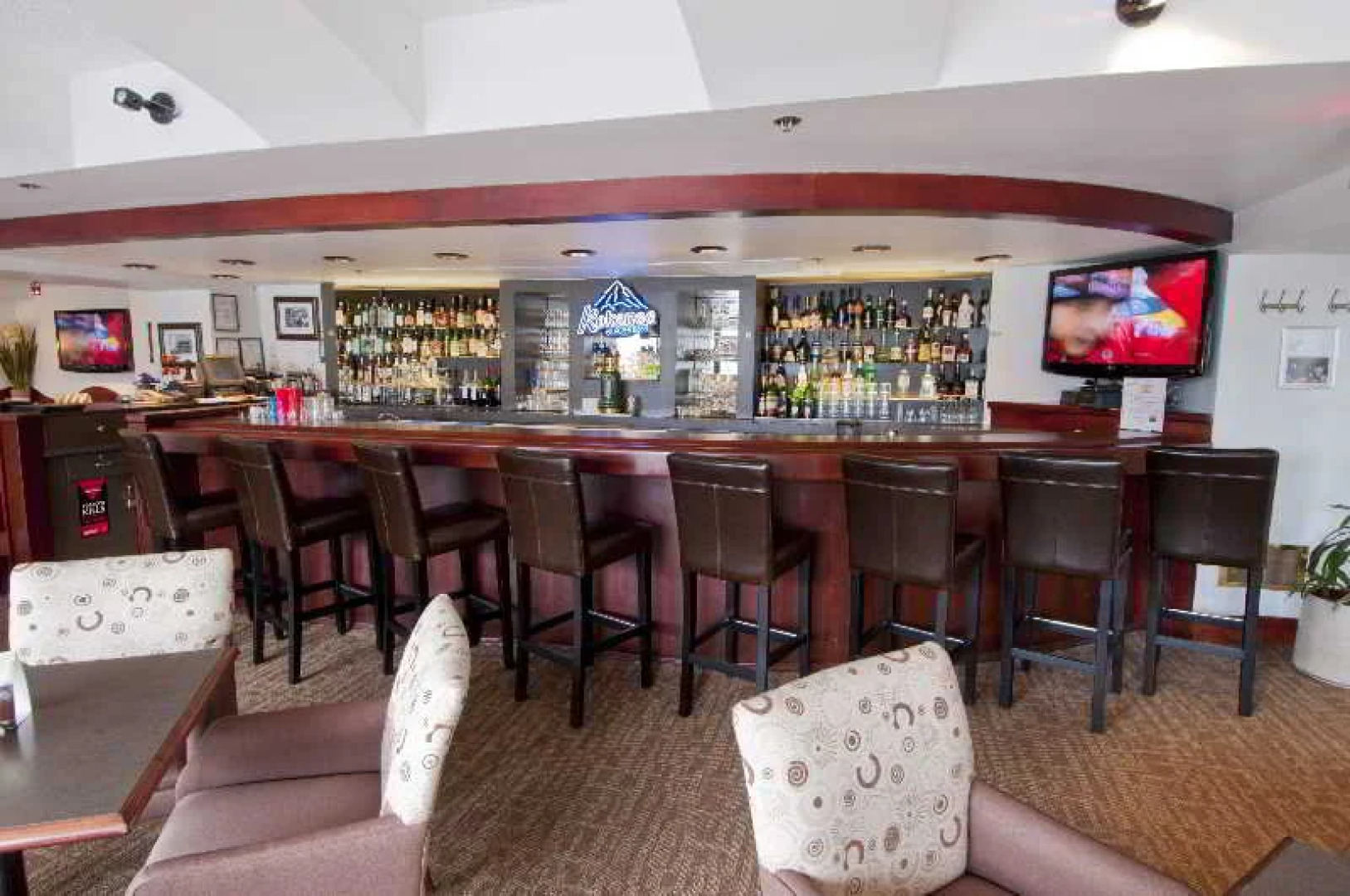 Quality Hotel Downtown-Inn at False Creek