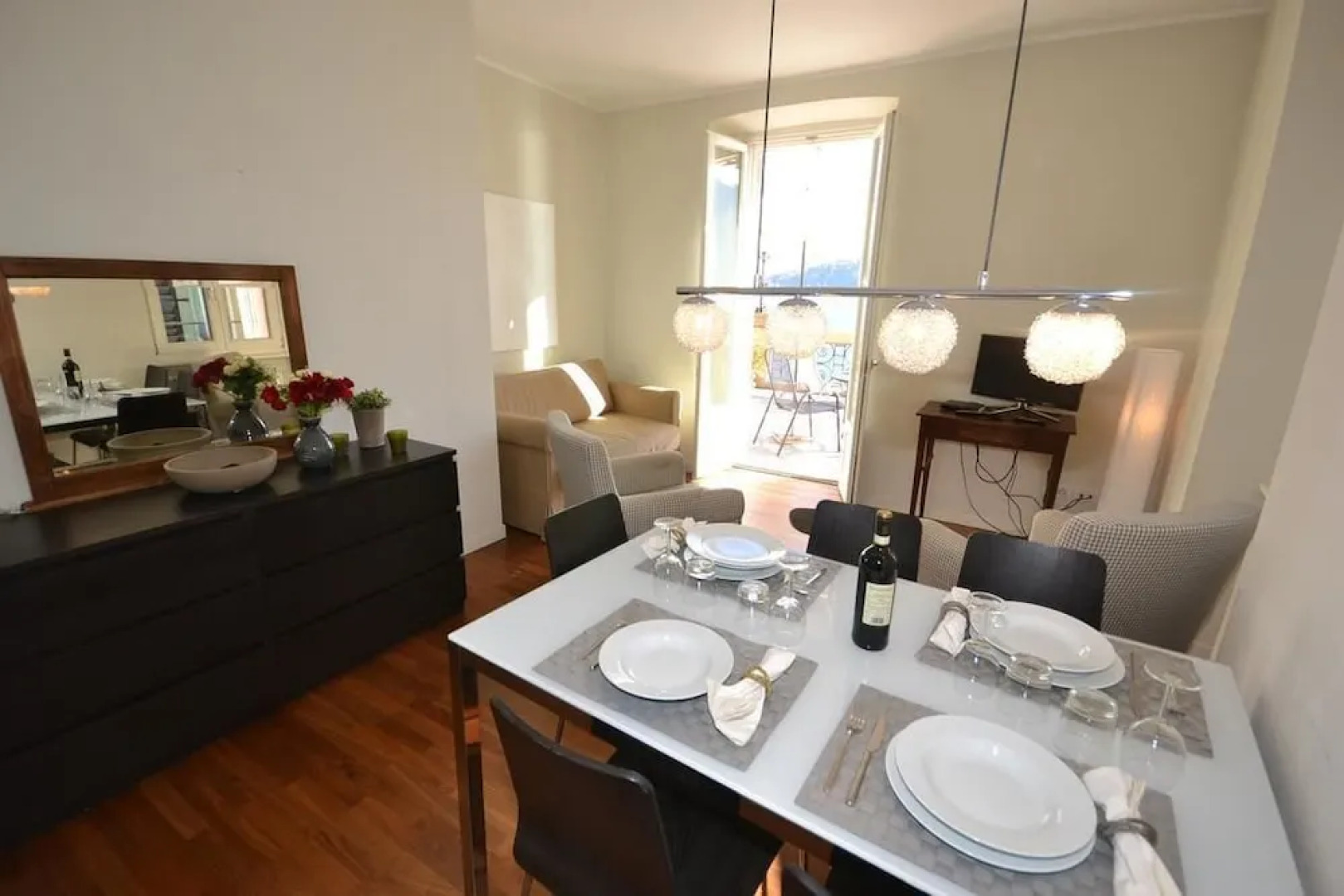 Rodrigo Lakeside Apartments