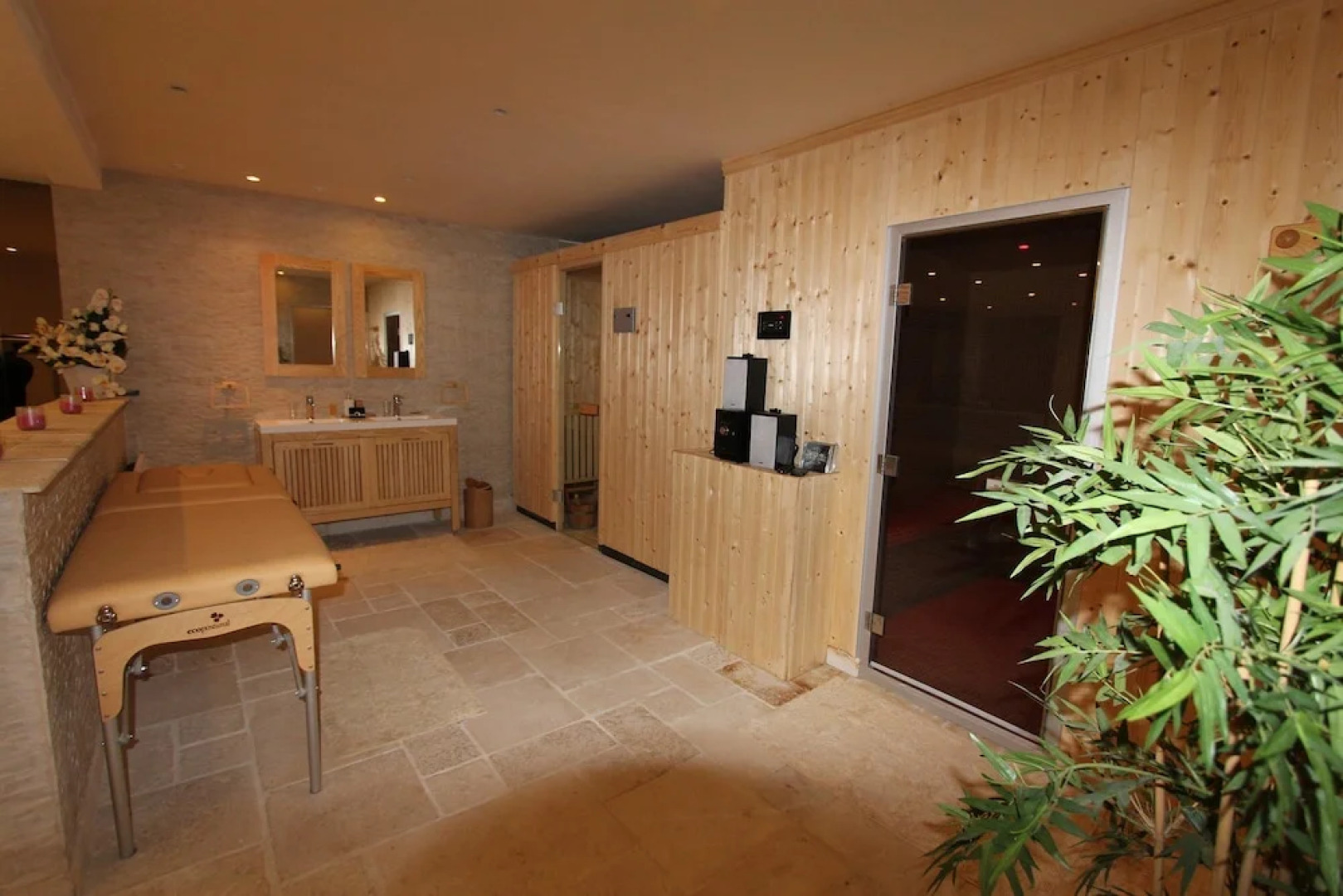 HAVRE DE PAIX" 5 étoiles Prestige jacuzzi, hammam, sauna, PISCINE chauffée Mougins Cannes Grasse