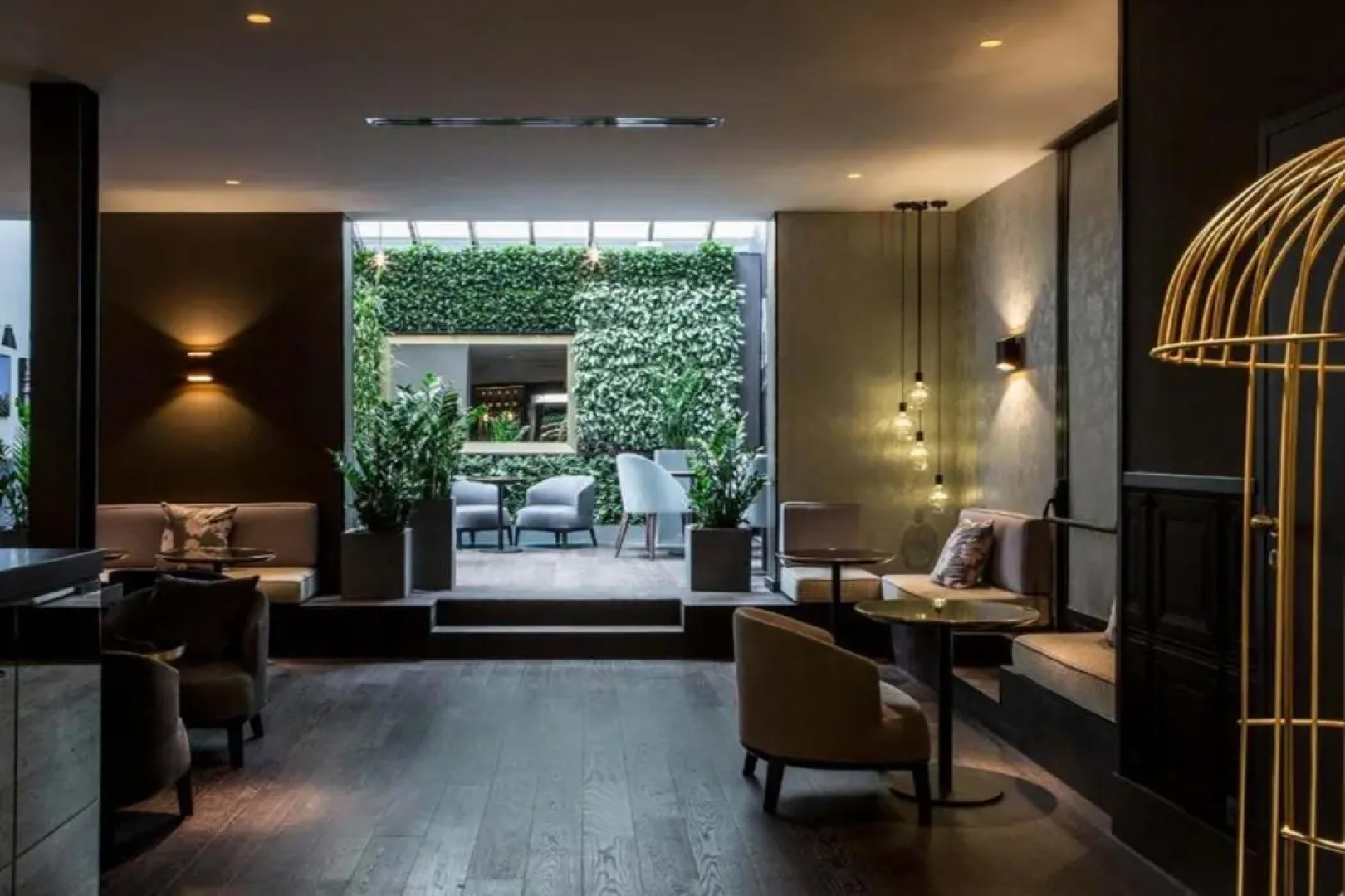 Le Parisis Paris Tour Eiffel