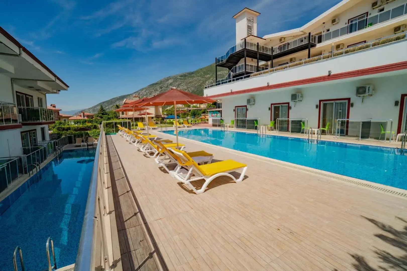 Sunshine Holiday Resort