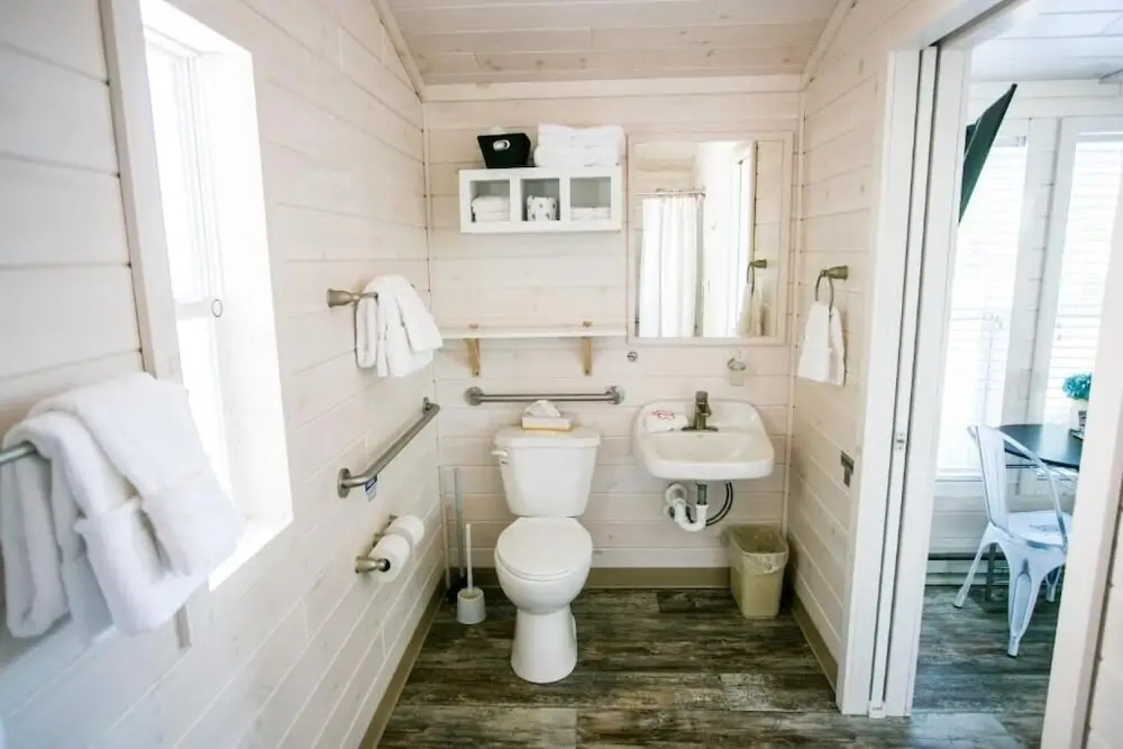 Lakefront Property Two Bedroom Cabin #36 at Long Cove Resort by Redawning