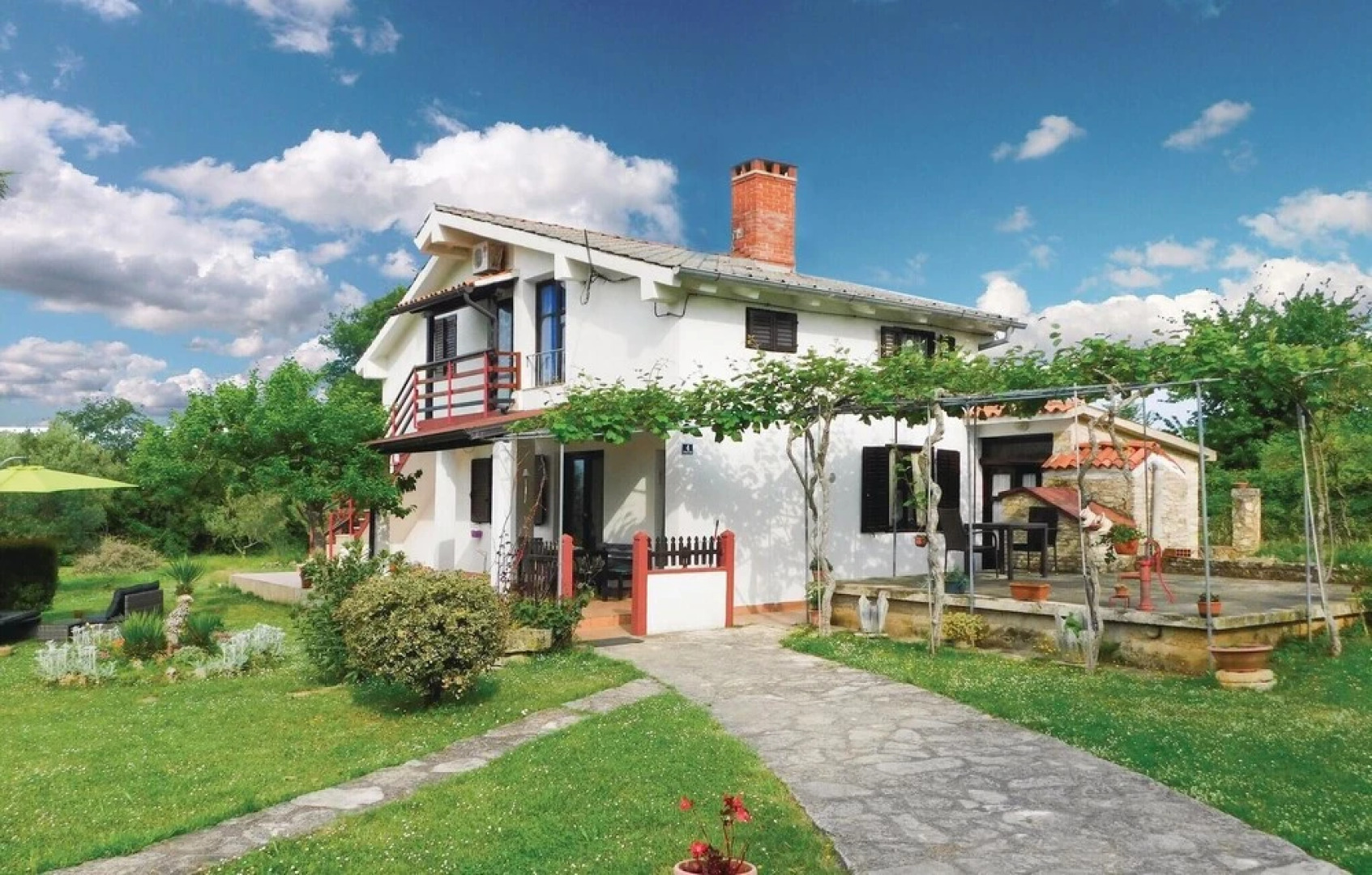 Stunning Home in Tar With Wifi and 0 Bedrooms