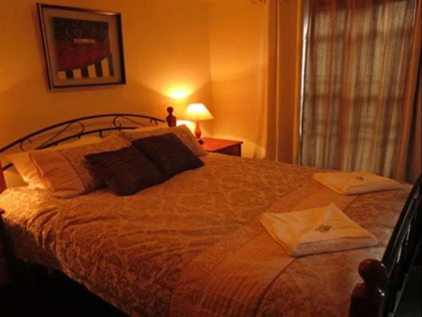 Barrington Wilderness Cedar Lodge Accommodation