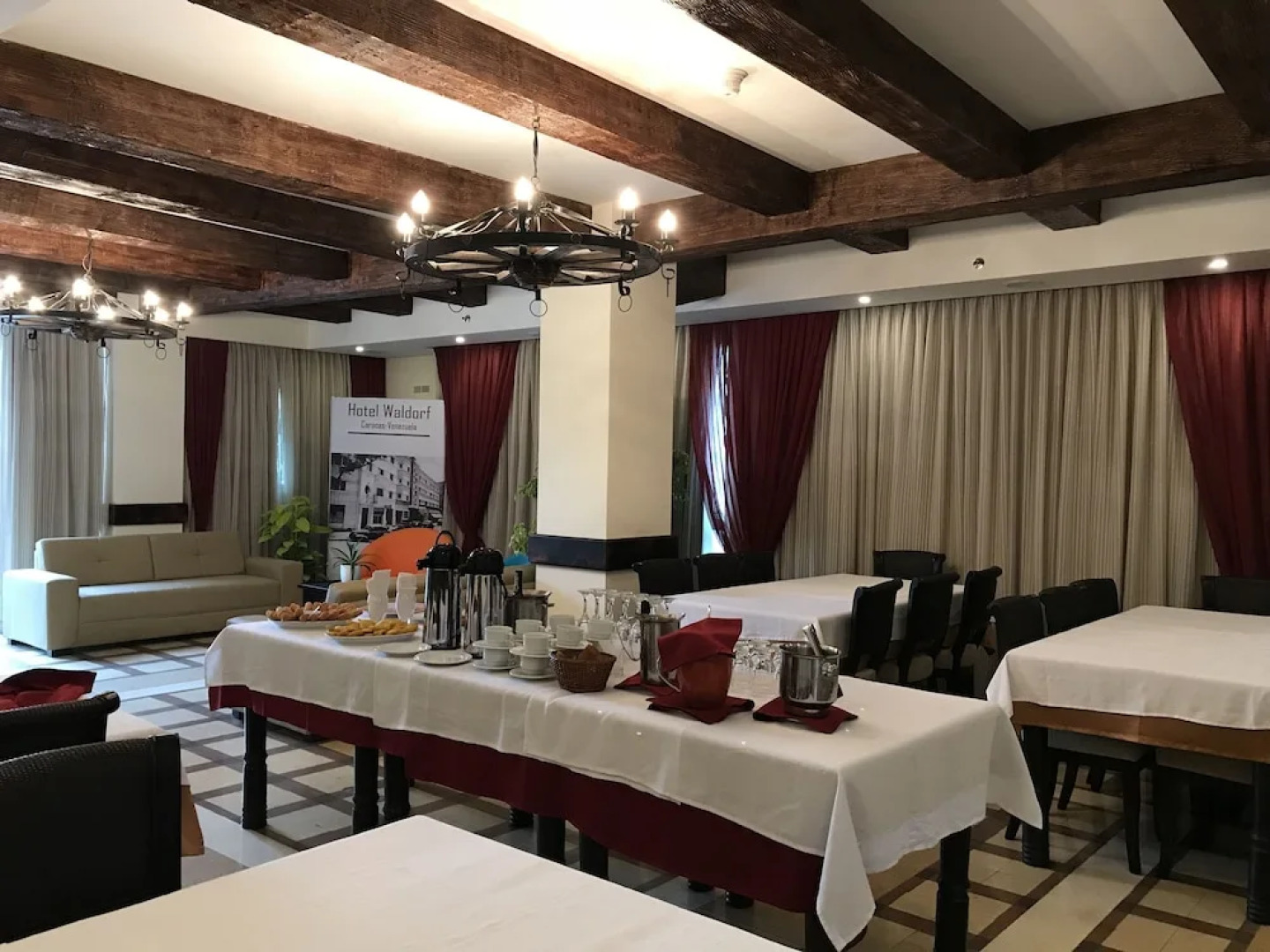 Waldorf Hotel Boutique