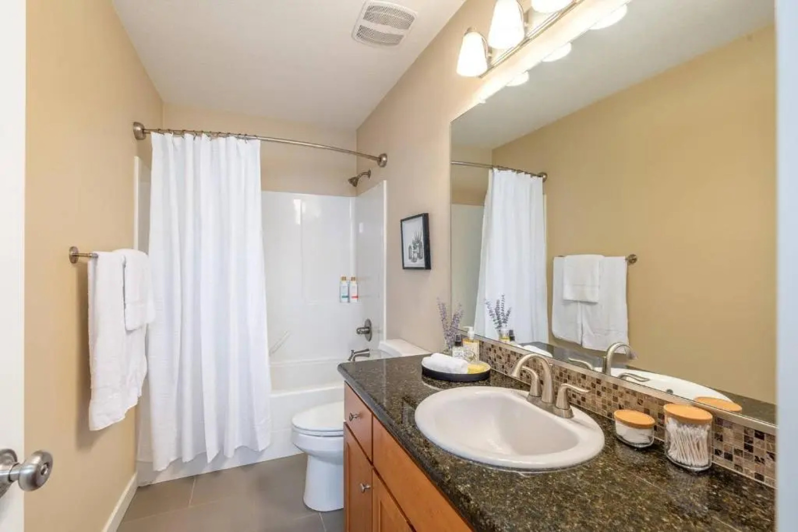 Modern home, Four bedrooms, King Beds