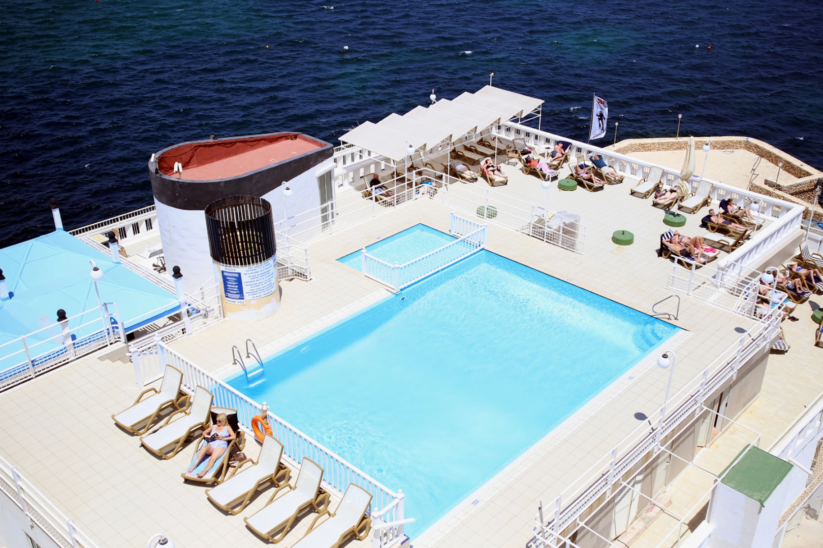 Gillieru Harbour Hotel