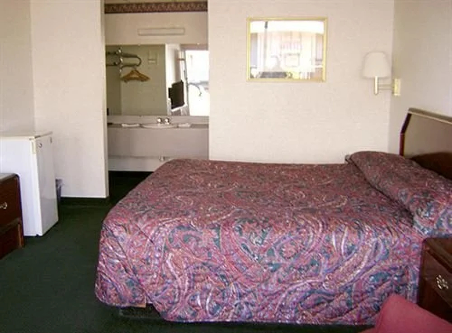 Relax Inn and Suites Hope