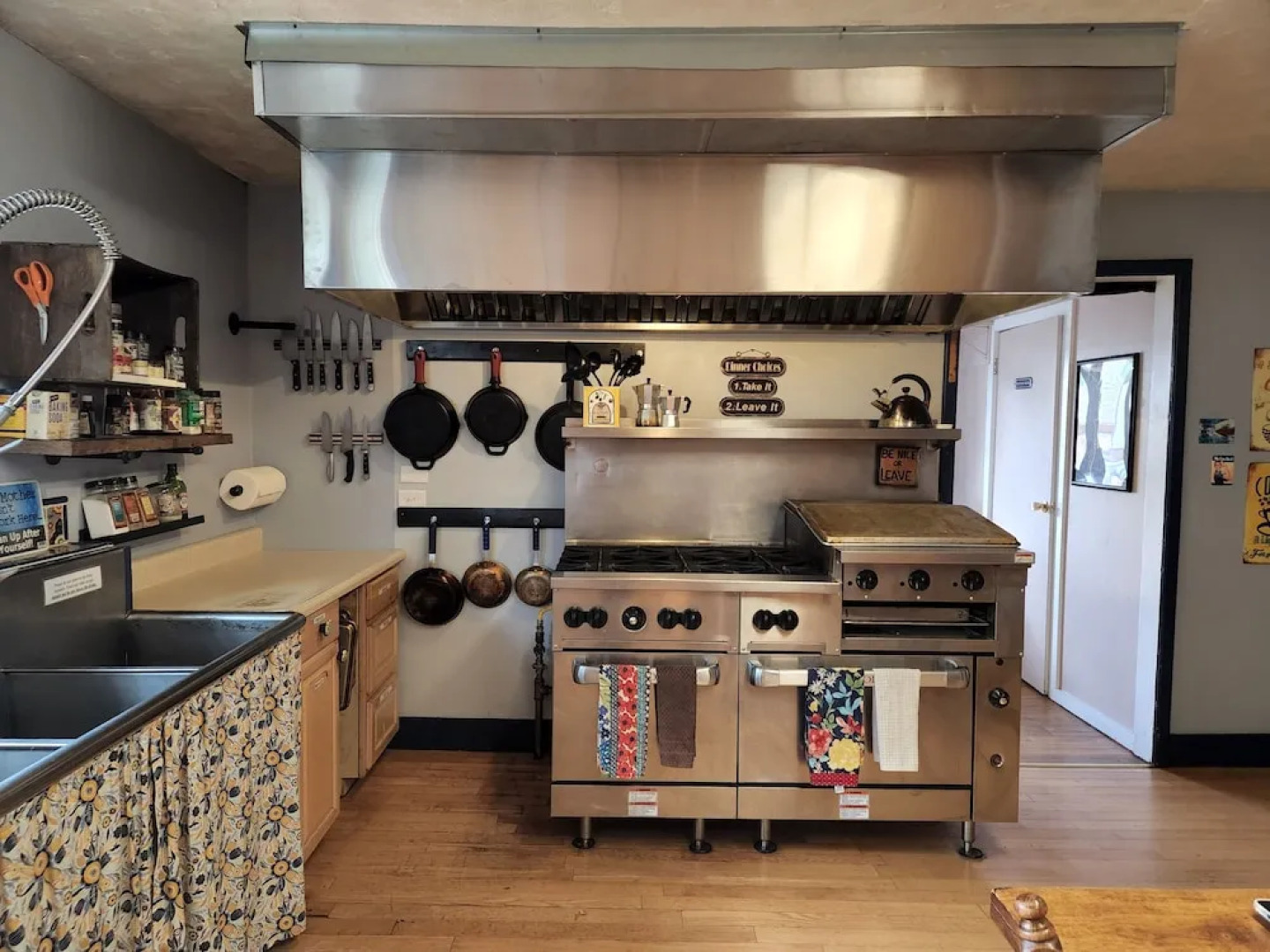 Inn the Clouds Hostel & Inn