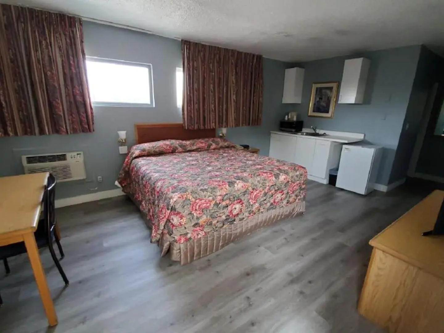 Holiday Lodge