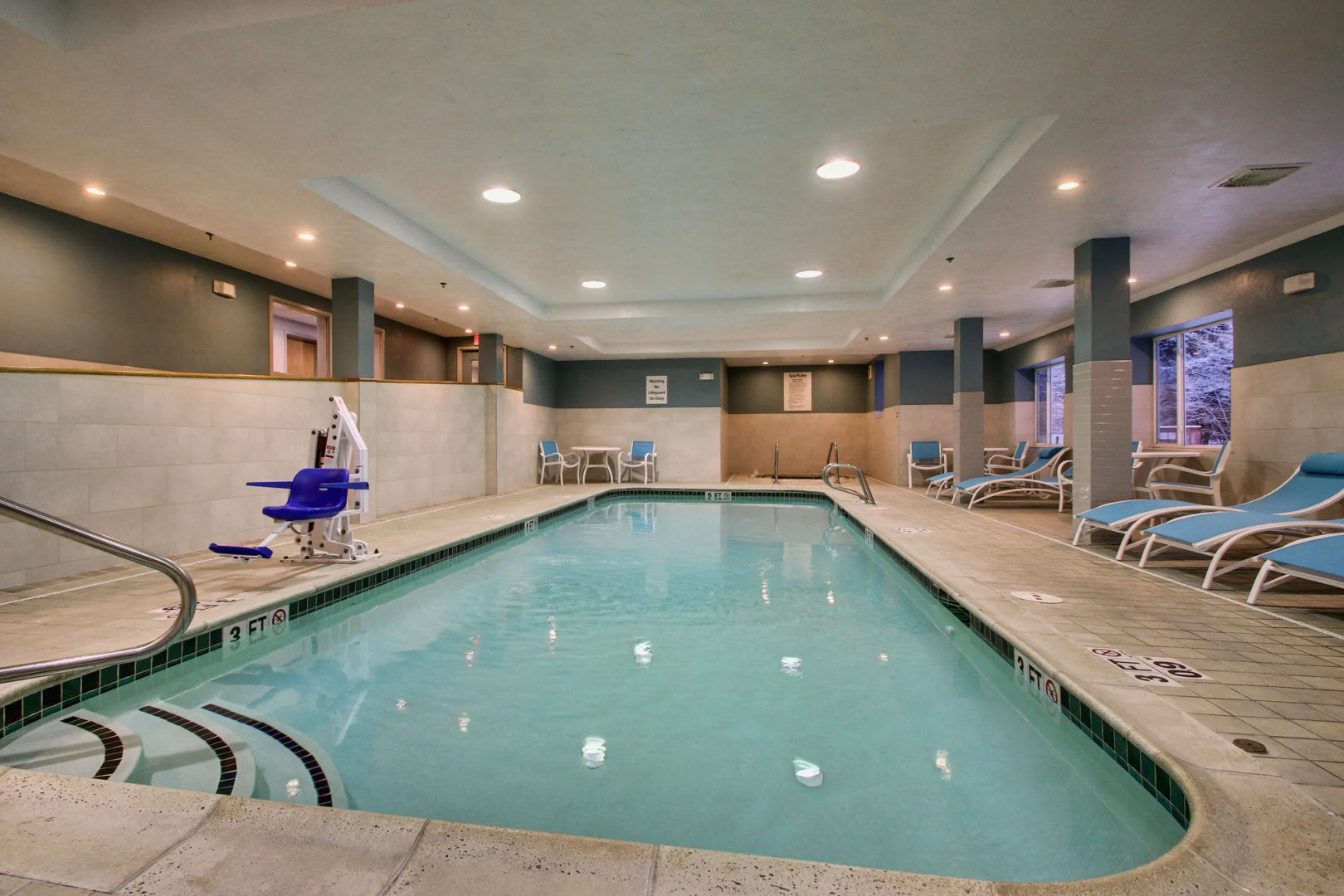 Holiday Inn Express & Suites Lincoln East - White Mountains by IHG