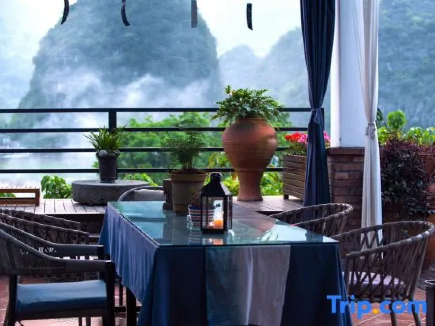 Fengxi Inn