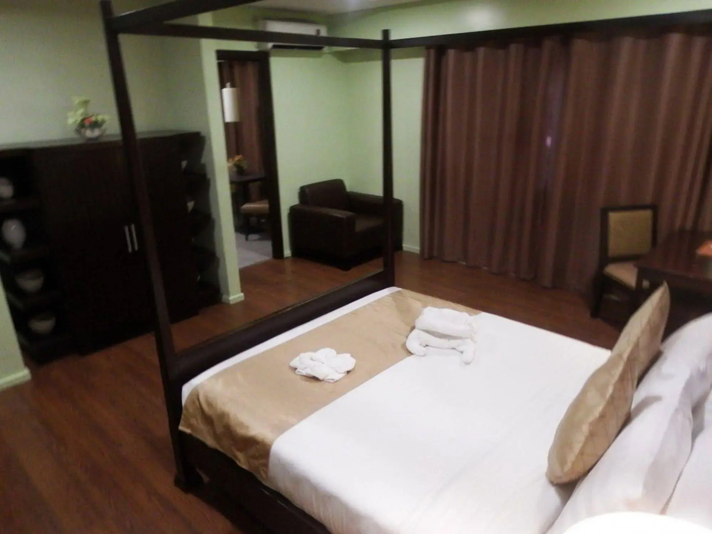 Tanza Oasis Hotel and Resort