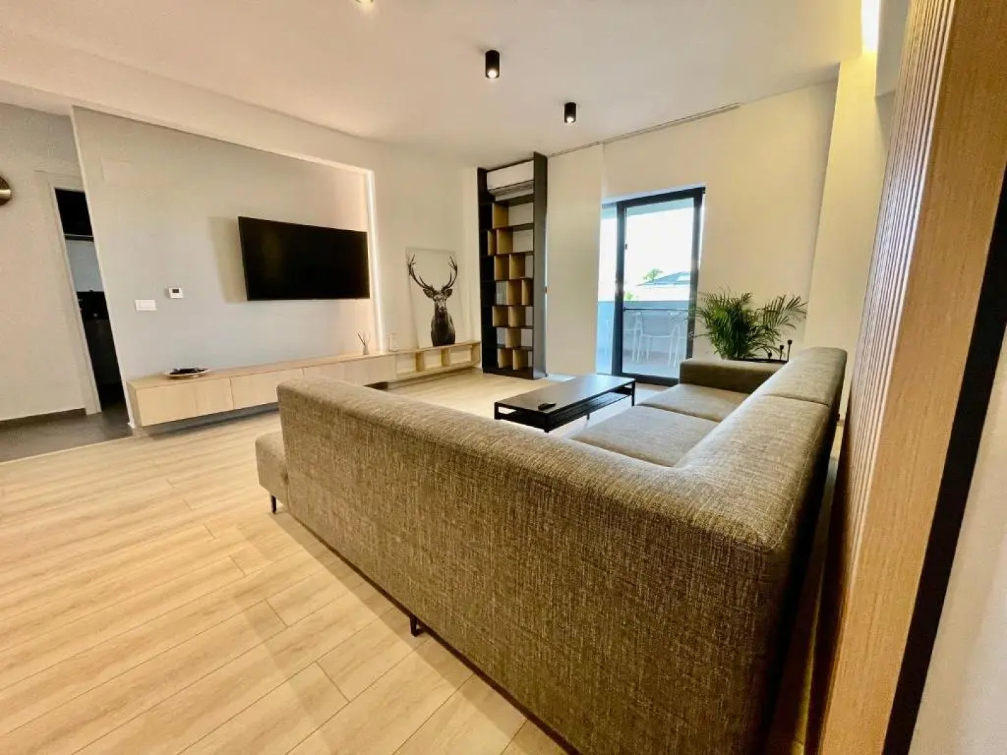 Luxury apartment, private parking,7