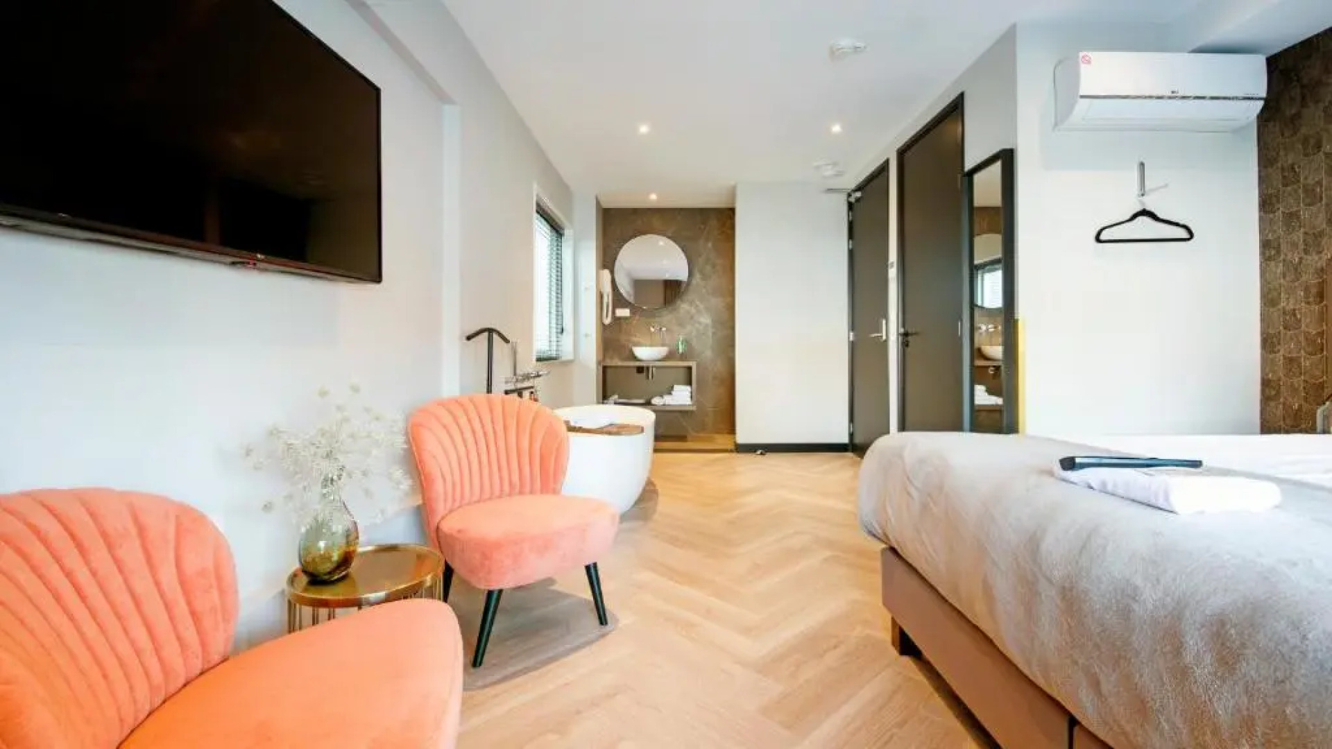 Harbour Suites Boutique Hotel