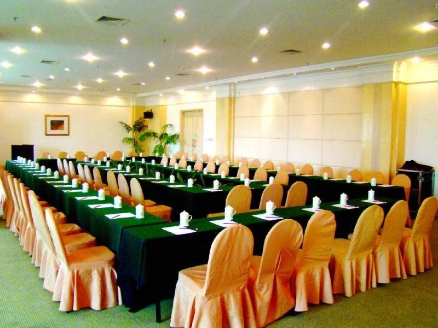 Clifford Golden Lake Hotel