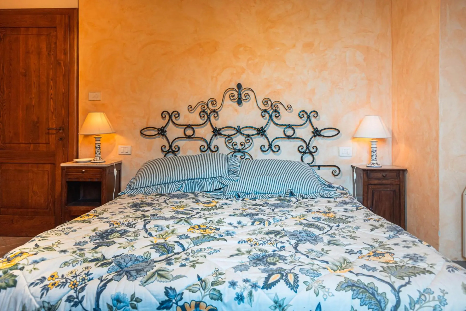 Villa for 10 Guests Private Pool Access to the Wellness Center of the Estate-rose