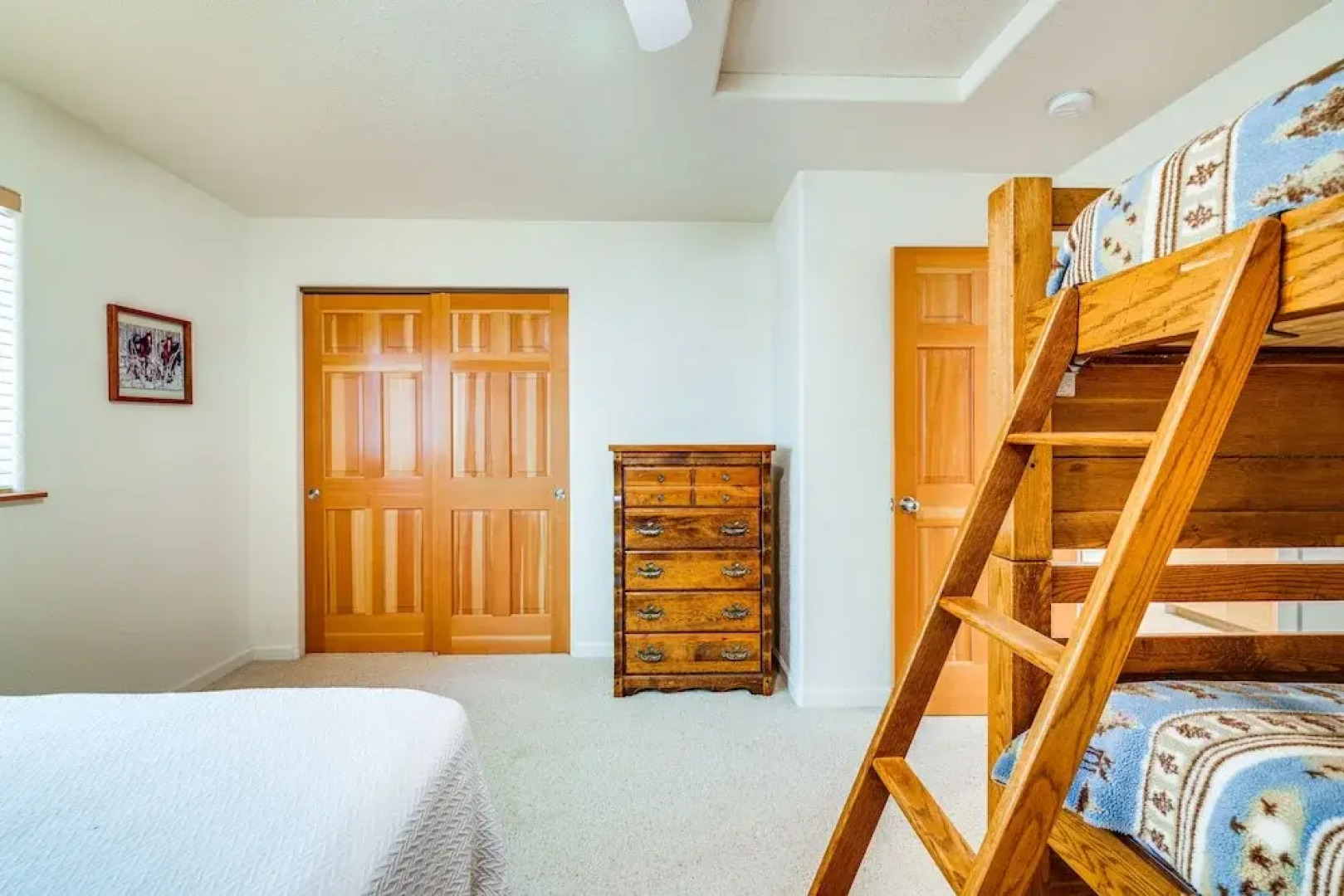 Spacious Vacation Rental Cabin ~ 4 Mi to Big Trees