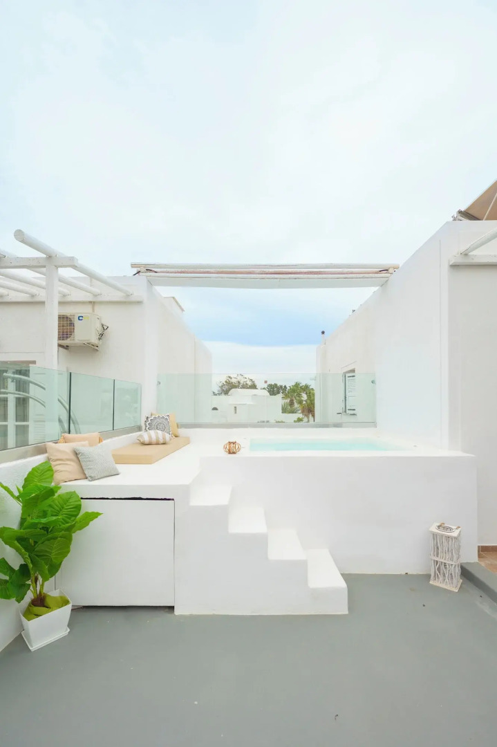 Loukas & Emma Eco Houses