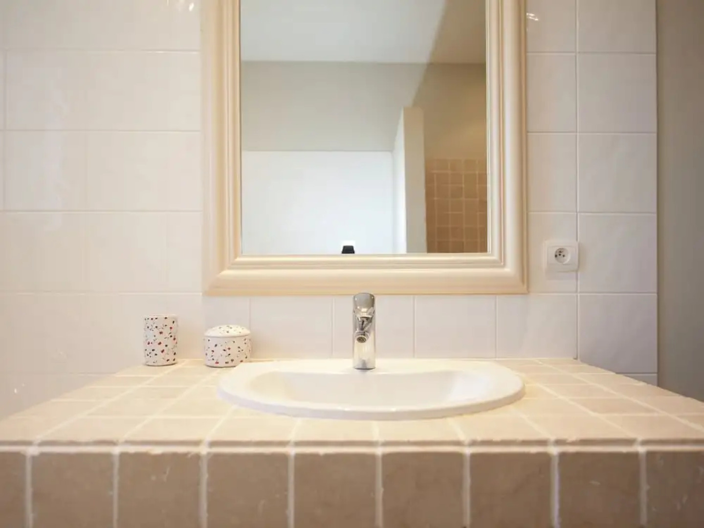 A beautiful new luxury villa close to Uzès.