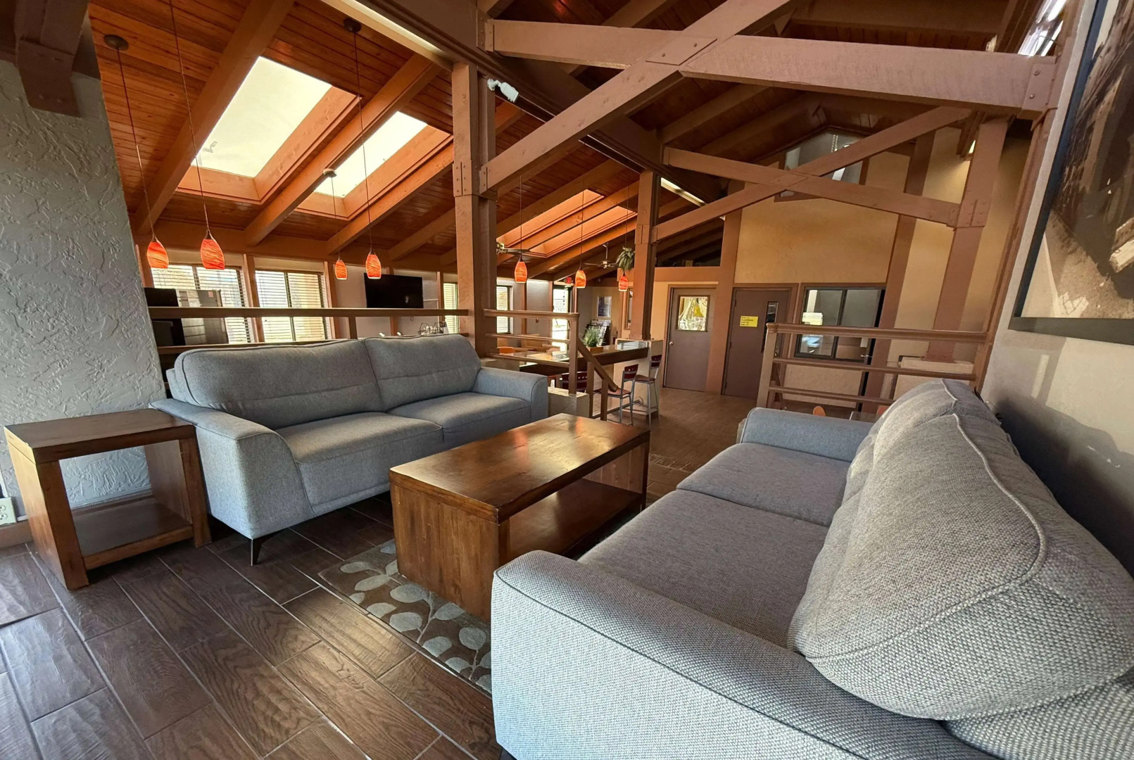 Super 8 by Wyndham Hutchinson