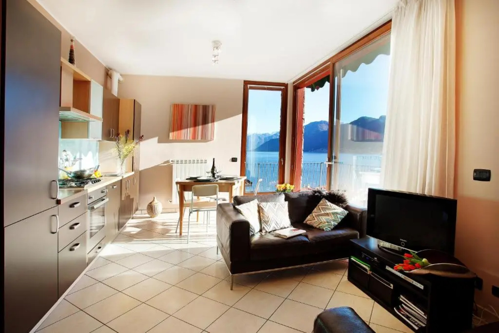 Argegno Modern Apartment