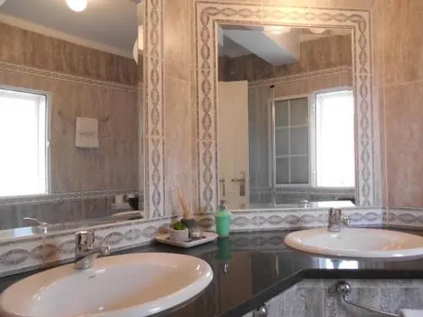 Lovely new House W/ Beatiful Garden