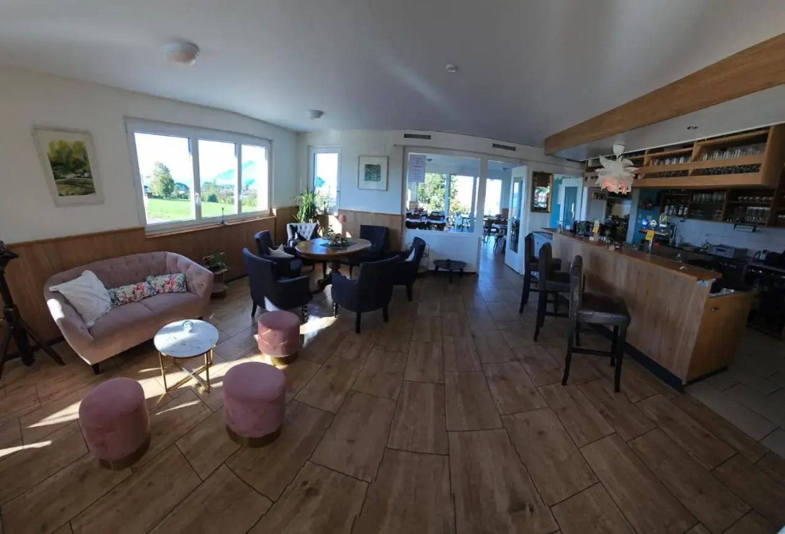 Althinouva 787 Chez Duq und Yvee