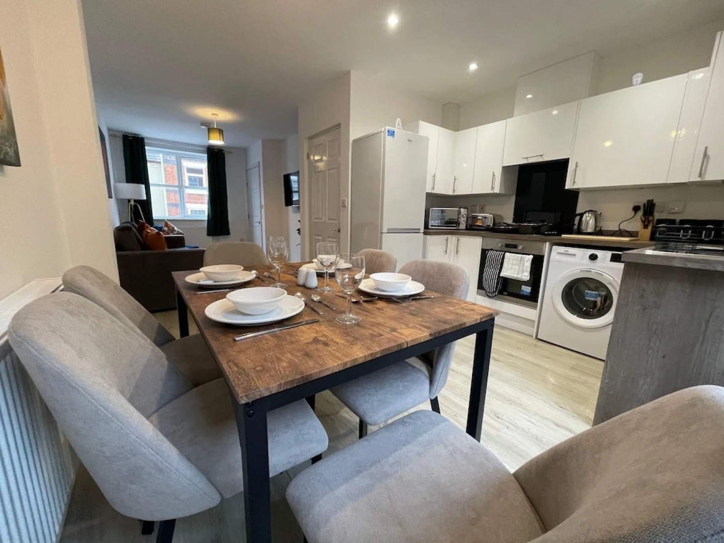 3 Bedroom New House with WiFi