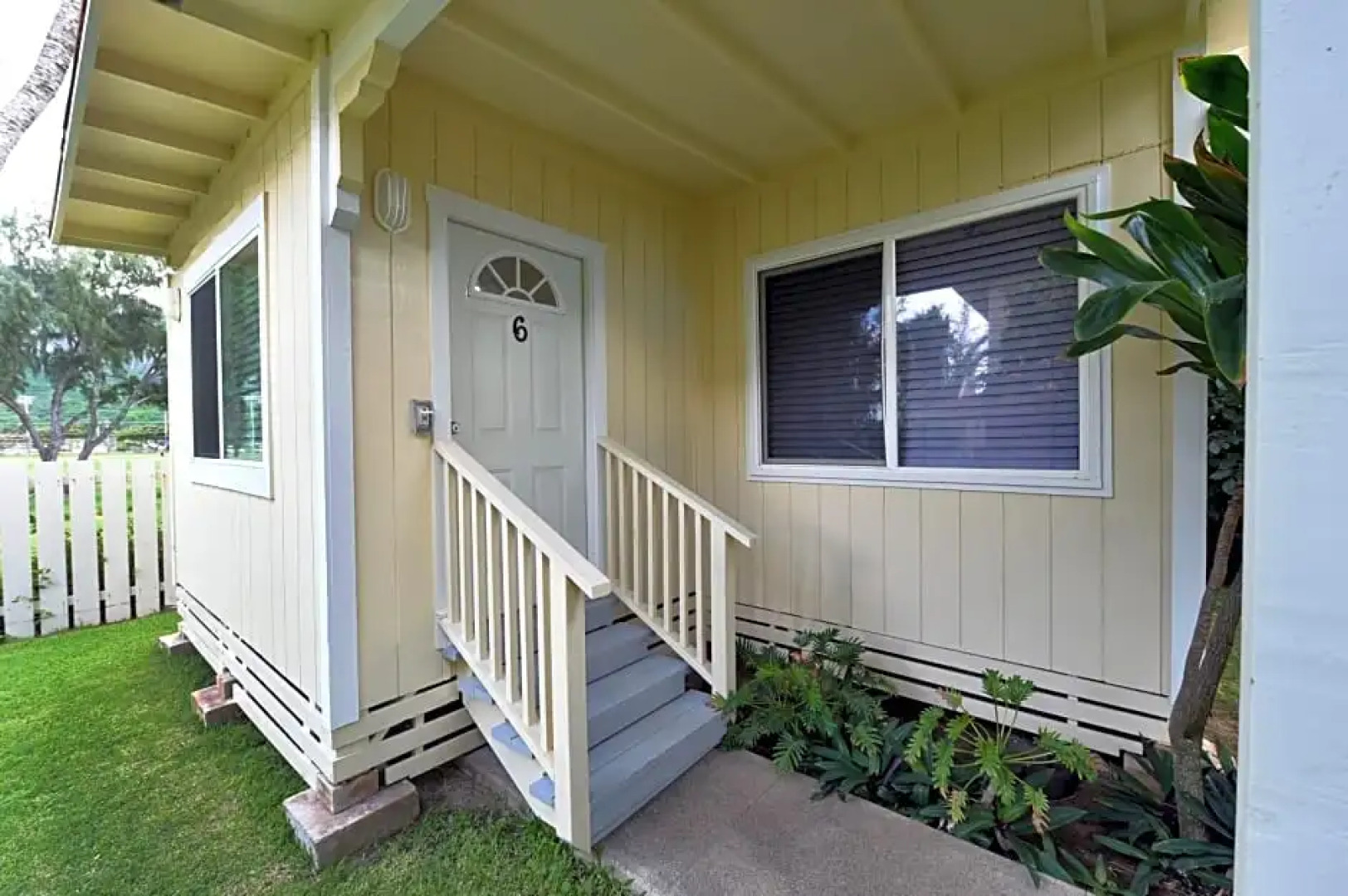 Waimanalo Beach Cottages